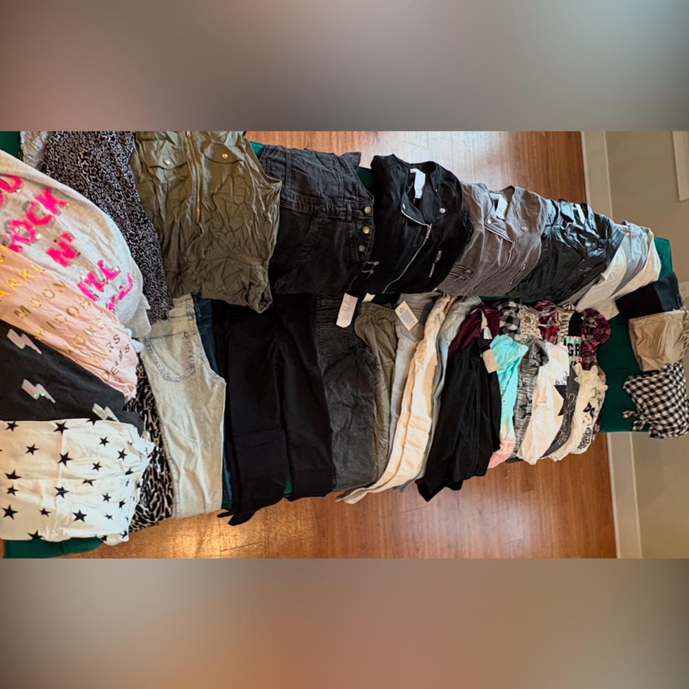 Brand New H&M girls 9/10-10/11.A variety of Pants, Tops, Rompers & Jackets